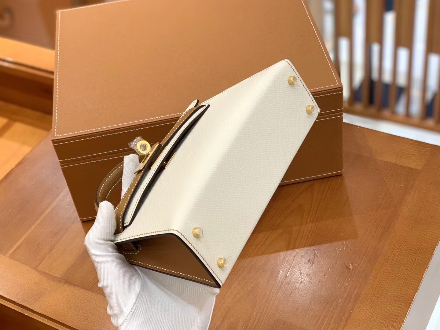 Hermès（爱马仕）Mini kelly 迷你凯莉 奶昔白拼金棕色 Epsom掌纹皮 金扣 二代 原版蜜蜡线 顶级手缝
