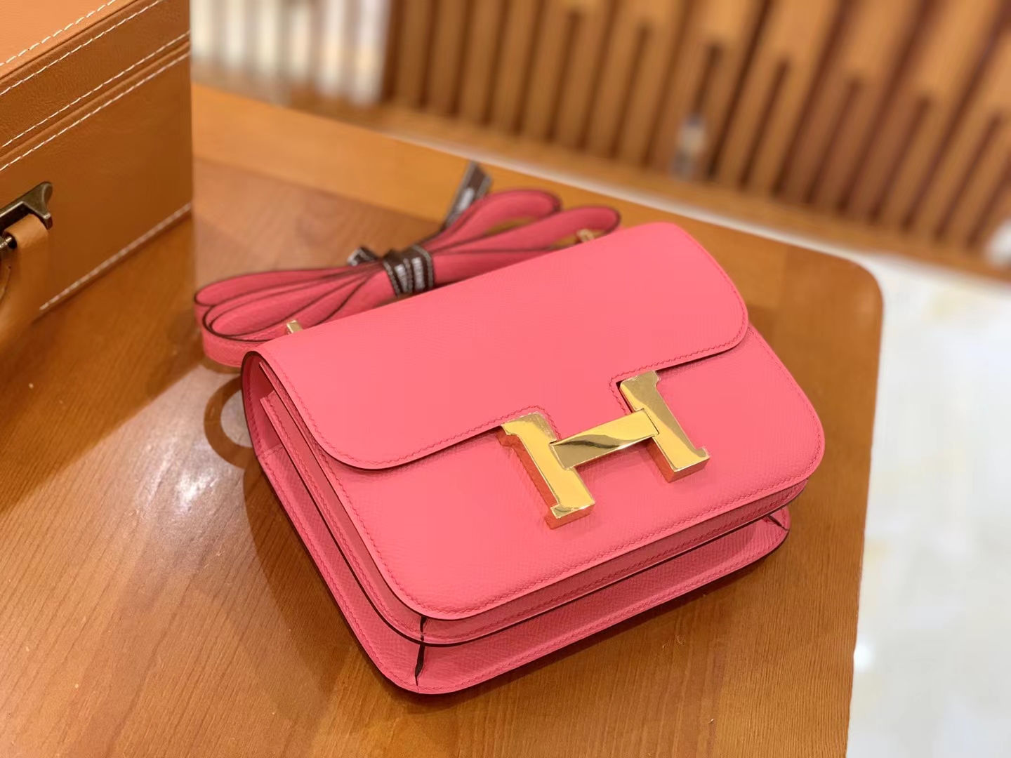 Hermès（爱马仕）Constance 康康 唇膏粉 Epsom掌纹皮 金扣 19cm 原版蜜蜡线 顶级手缝