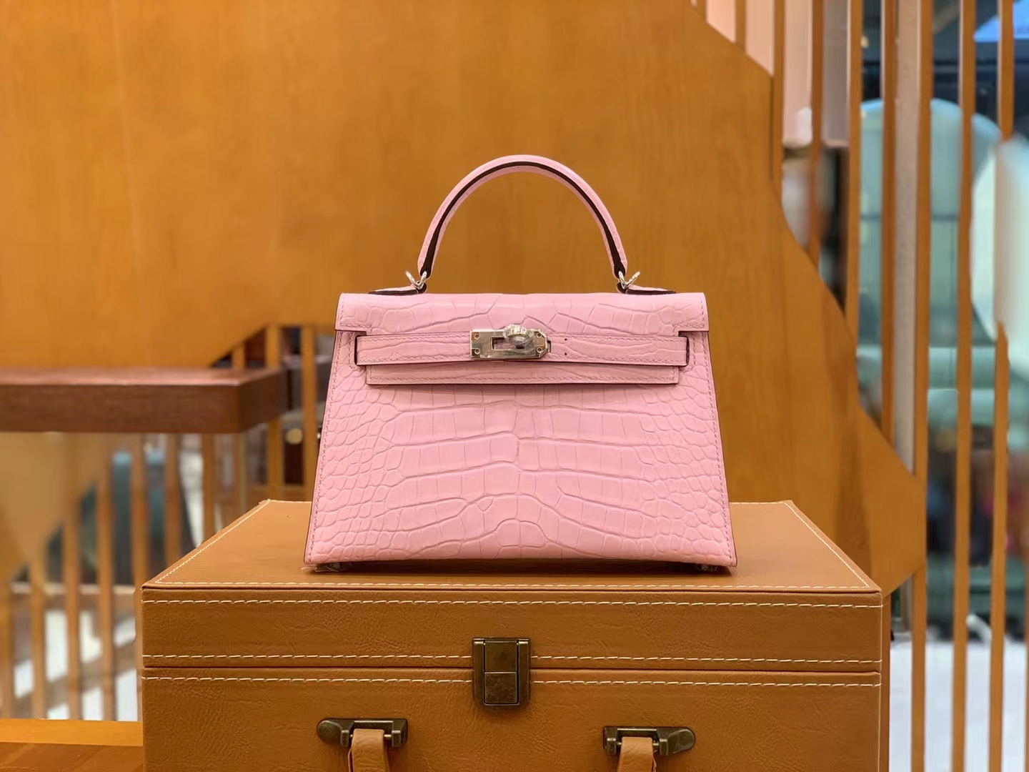 Hermès（爱马仕）Mini Kelly 迷你凯莉 一级美洲鳄鱼皮 樱花粉 银扣 二代 法国原版蜡线 顶级手缝
