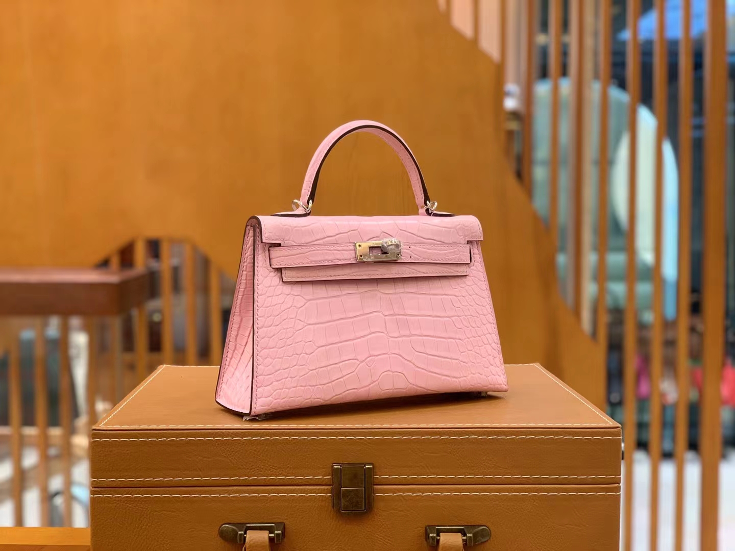 Hermès（爱马仕）Mini Kelly 迷你凯莉 一级美洲鳄鱼皮 樱花粉 银扣 二代 法国原版蜡线 顶级手缝