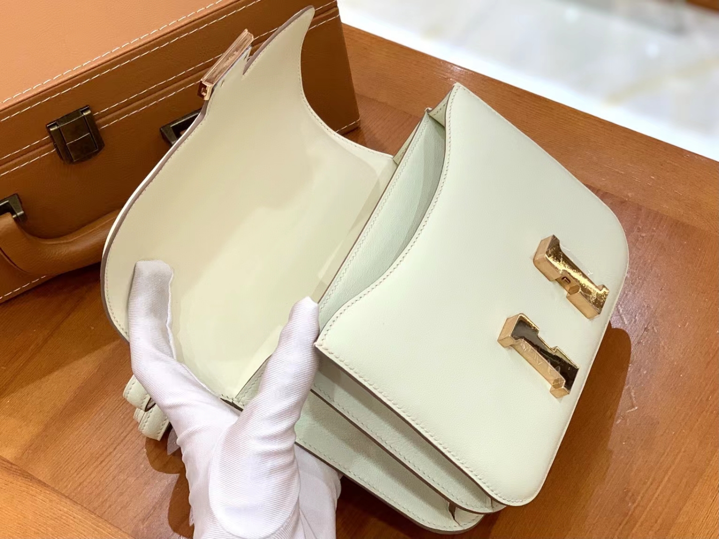 Hermès（爱马仕）Constance 康康 奶昔白 Swift 牛皮 玫瑰金扣 19cm 原版蜜蜡线 顶级手缝