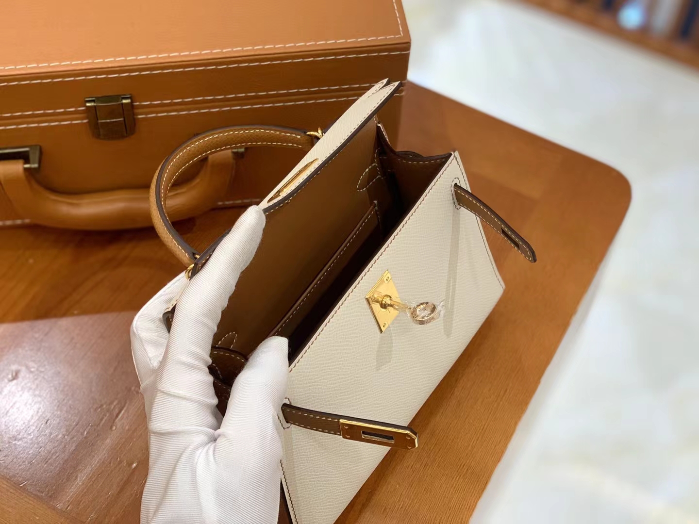 Hermès（爱马仕）Mini kelly 迷你凯莉 奶昔白拼金棕色 Epsom掌纹皮 金扣 二代 原版蜜蜡线 顶级手缝
