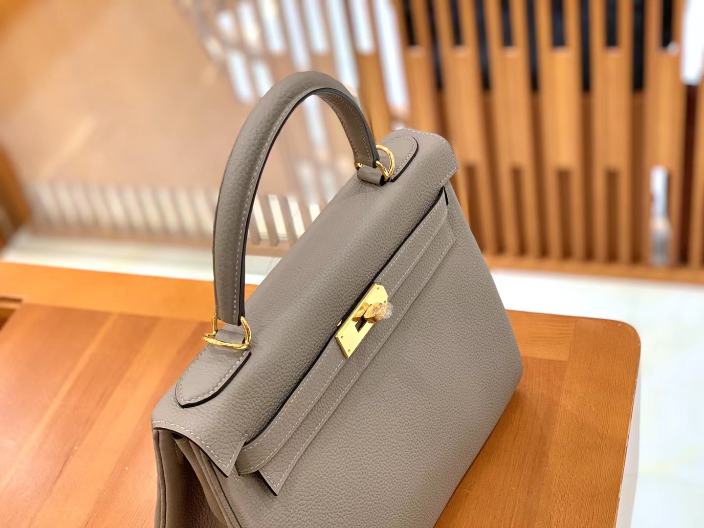 Hermès（爱马仕）Kelly 凯莉包 沥青灰 Togo小牛皮 金扣 28cm 原版蜜蜡线 顶级手缝