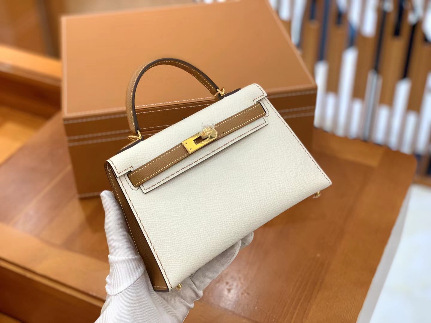 Hermès（爱马仕）Mini kelly 迷你凯莉 奶昔白拼金棕色 Epsom掌纹皮 金扣 二代 原版蜜蜡线 顶级手缝