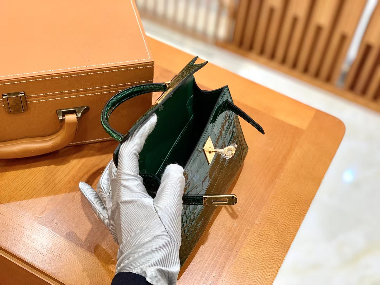Hermès（爱马仕）Mini Kelly 迷你凯莉 一级美洲鳄鱼皮 祖母绿 金扣 二代 法国原版蜡线 顶级手缝