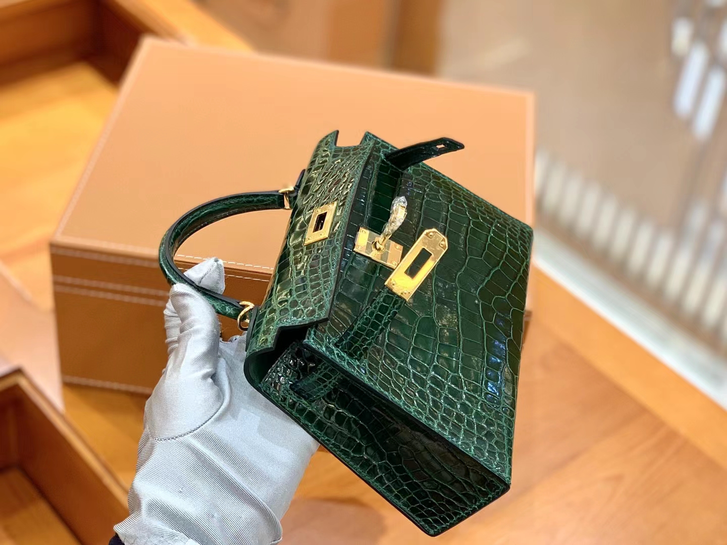 Hermès（爱马仕）Mini Kelly 迷你凯莉 一级美洲鳄鱼皮 祖母绿 金扣 二代 法国原版蜡线 顶级手缝