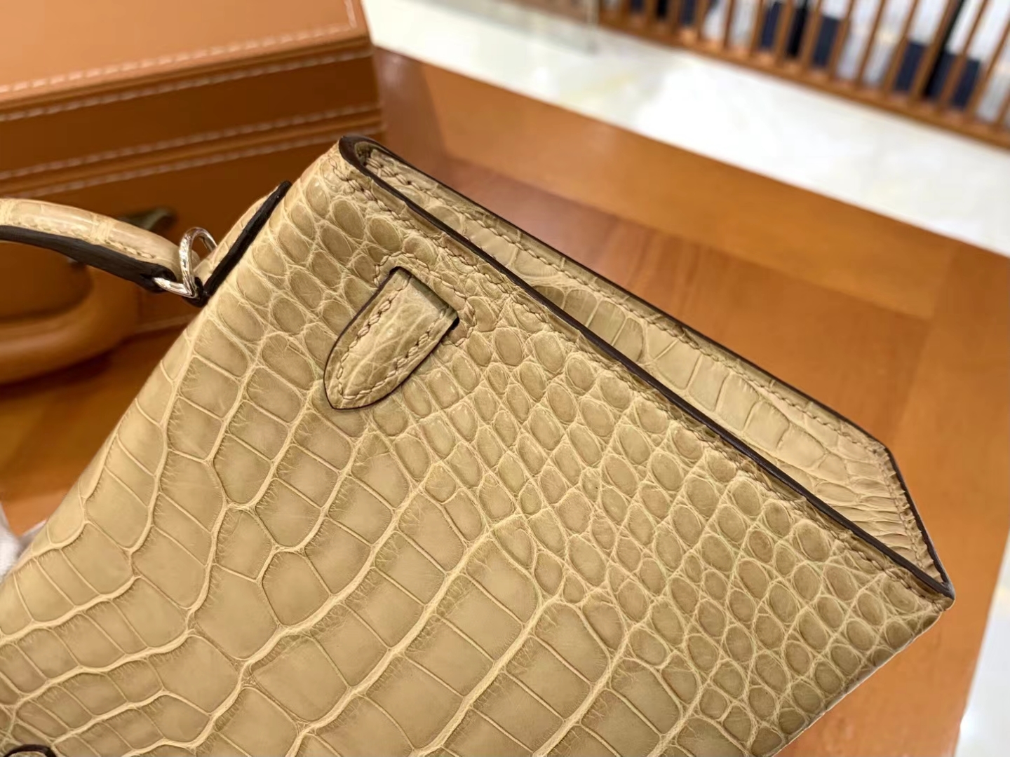 Hermès（爱马仕）Mini Kelly 迷你凯莉 一级美洲鳄鱼皮 香槟色 银扣 二代 法国原版蜡线 顶级手缝