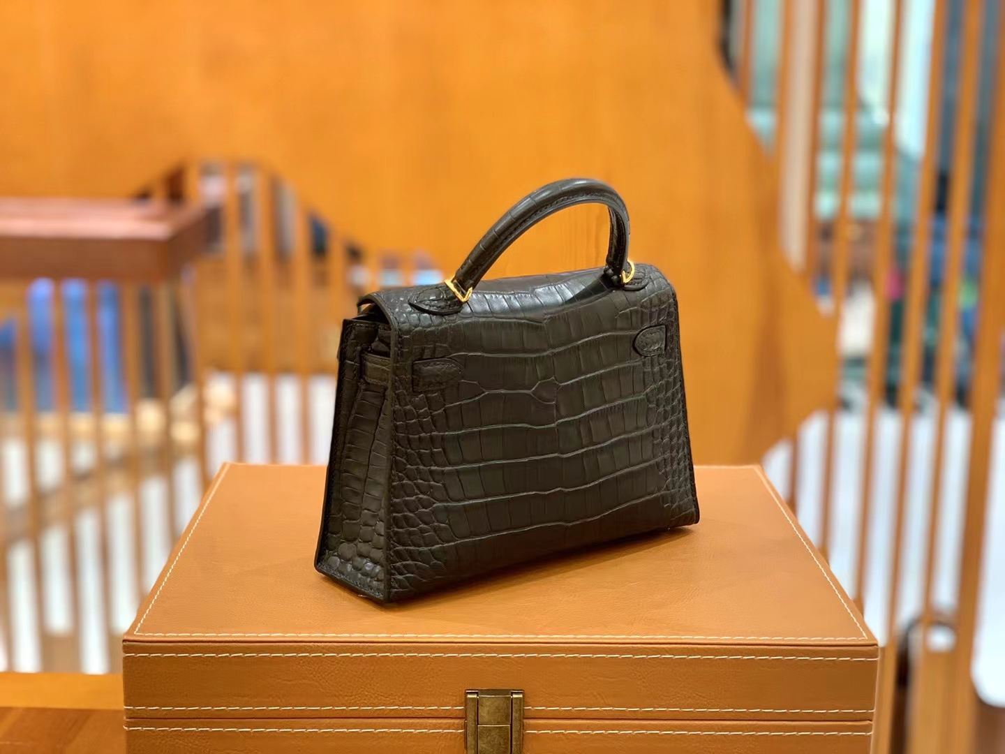 Hermès（爱马仕）Mini Kelly 迷你凯莉 一级美洲鳄鱼皮 经典黑 金扣 二代 法国原版蜡线 顶级手缝