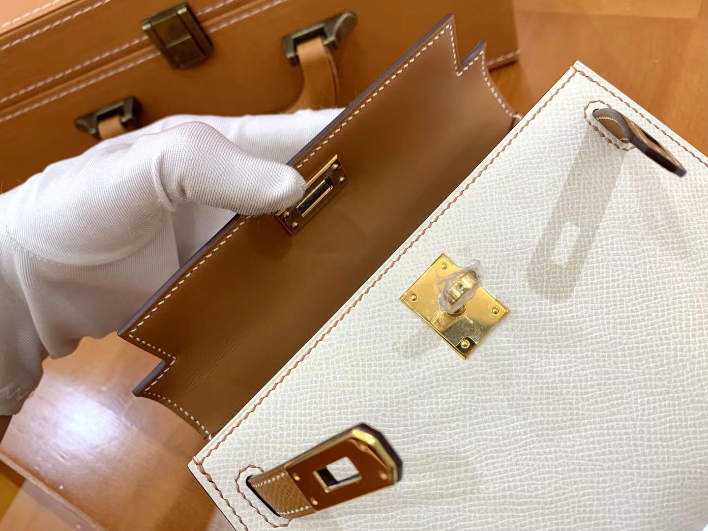 Hermès（爱马仕）Mini kelly 迷你凯莉 奶昔白拼金棕色 Epsom掌纹皮 金扣 二代 原版蜜蜡线 顶级手缝
