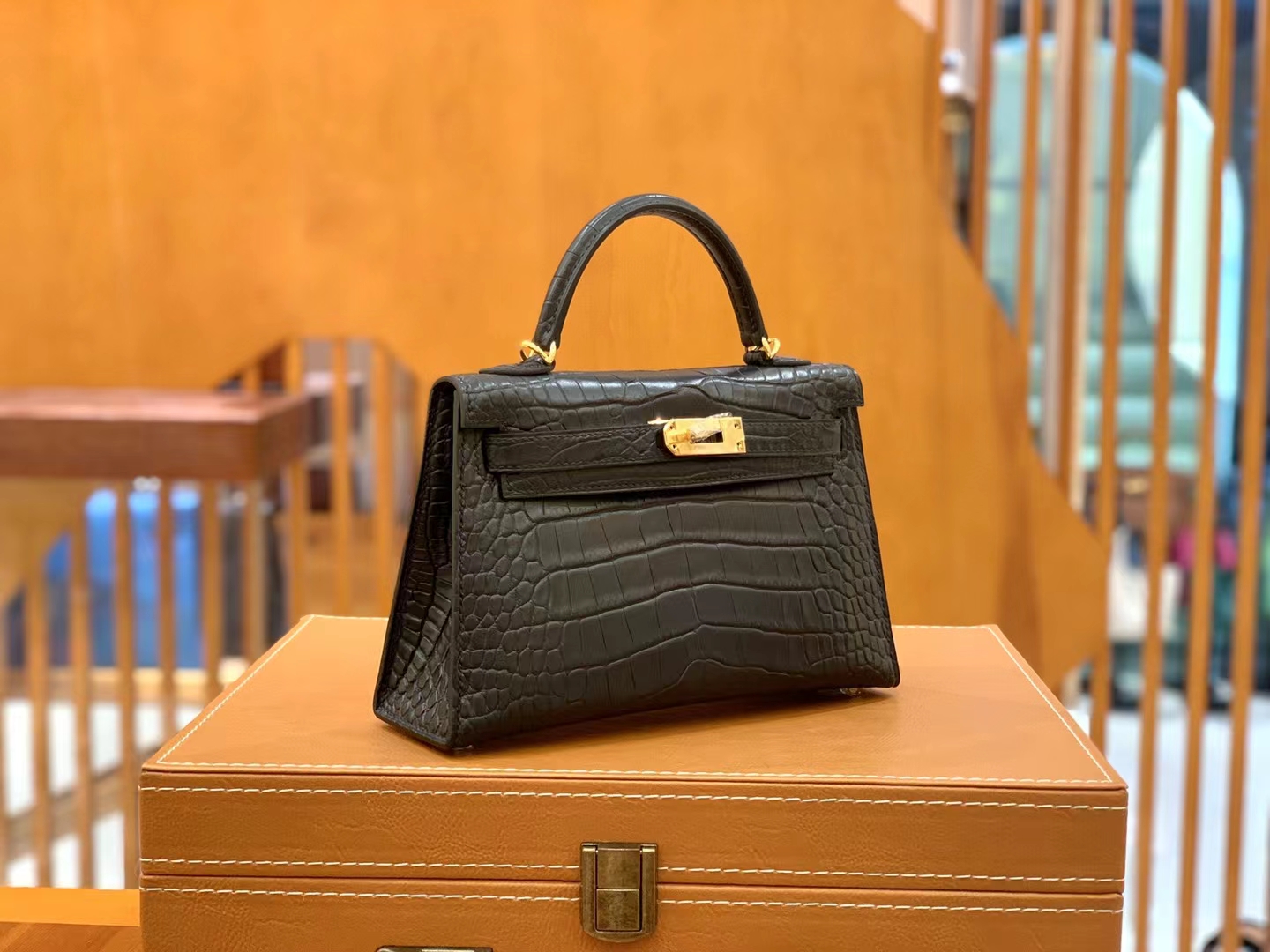 Hermès（爱马仕）Mini Kelly 迷你凯莉 一级美洲鳄鱼皮 经典黑 金扣 二代 法国原版蜡线 顶级手缝