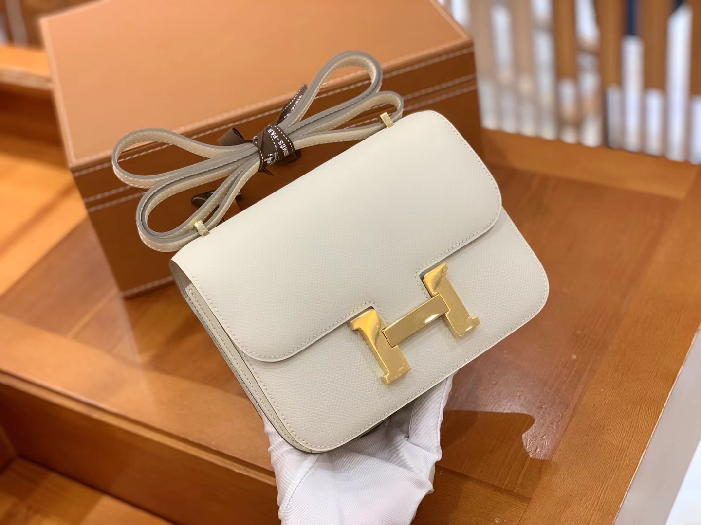 Hermès（爱马仕）Constance 康康 奶昔白 Epsom掌纹皮 金扣 19cm 原版蜜蜡线 顶级手缝