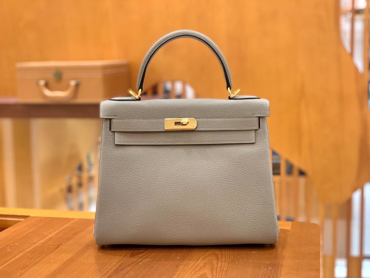 Hermès（爱马仕）Kelly 凯莉包 沥青灰 Togo小牛皮 金扣 28cm 原版蜜蜡线 顶级手缝