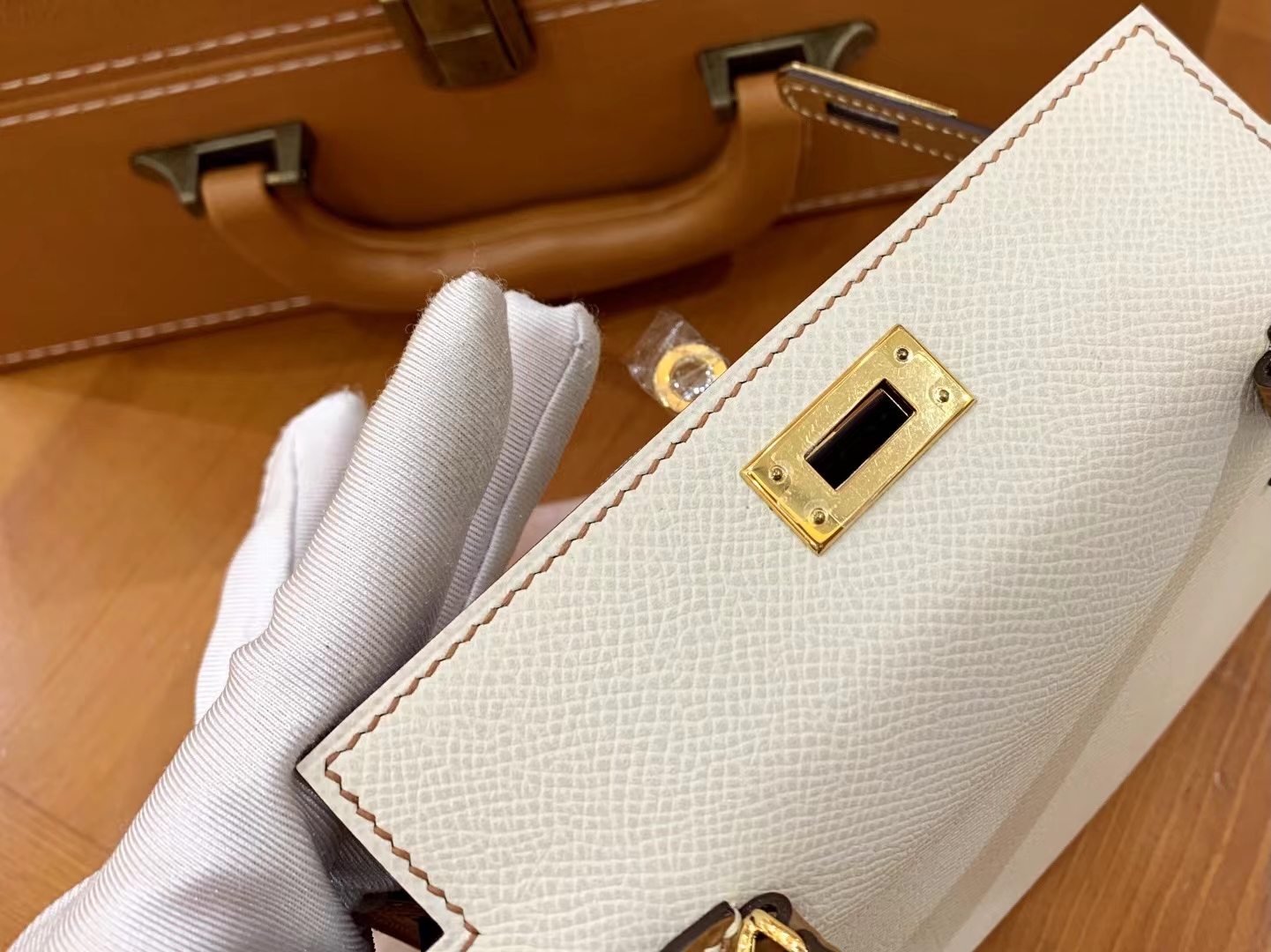 Hermès（爱马仕）Mini kelly 迷你凯莉 奶昔白拼金棕色 Epsom掌纹皮 金扣 二代 原版蜜蜡线 顶级手缝