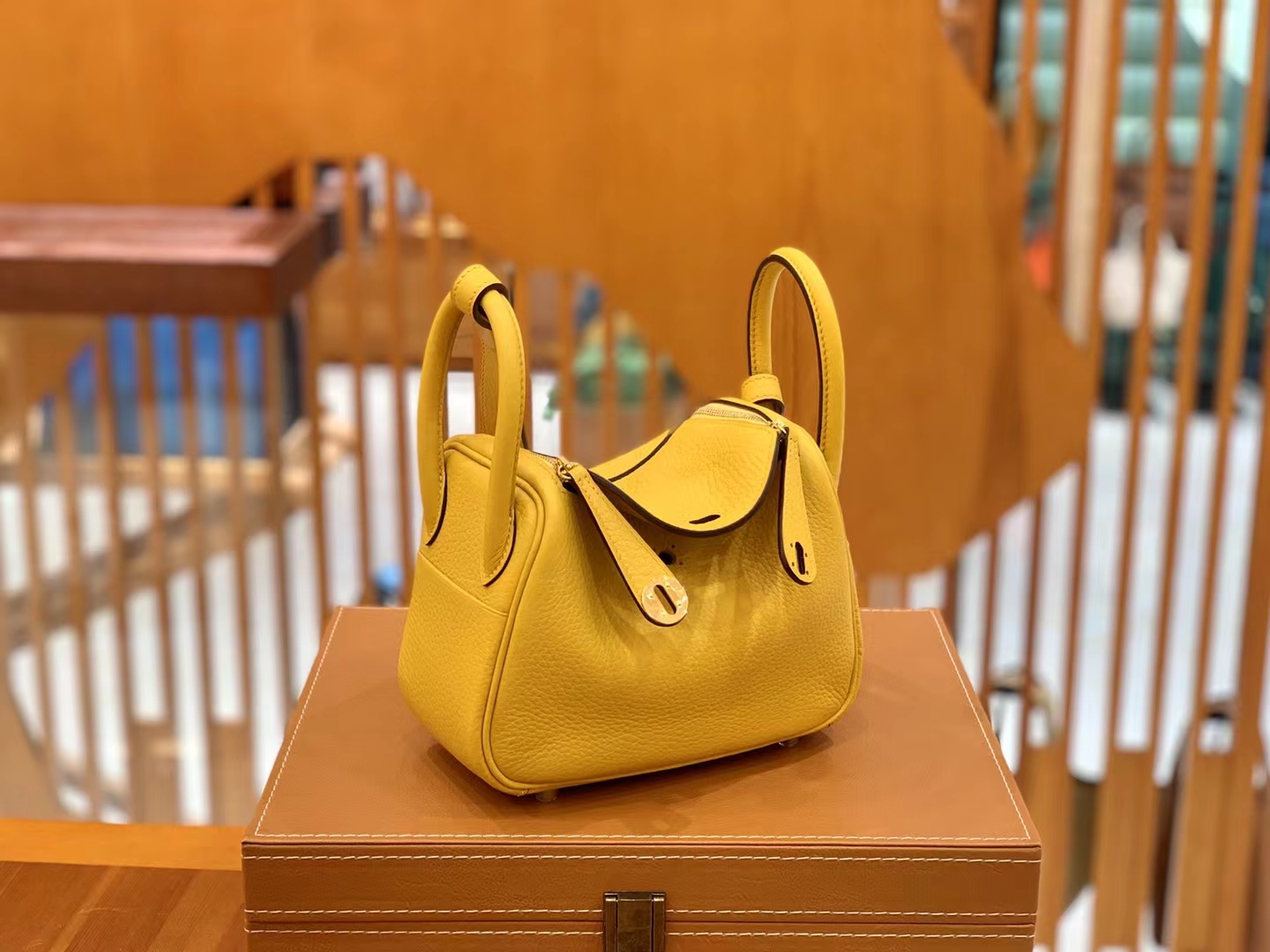 Hermès（爱马仕）Mini Lindy 迷你琳迪 琥珀黄 进口TC大牛皮 金扣 原版蜜蜡线 顶级手缝