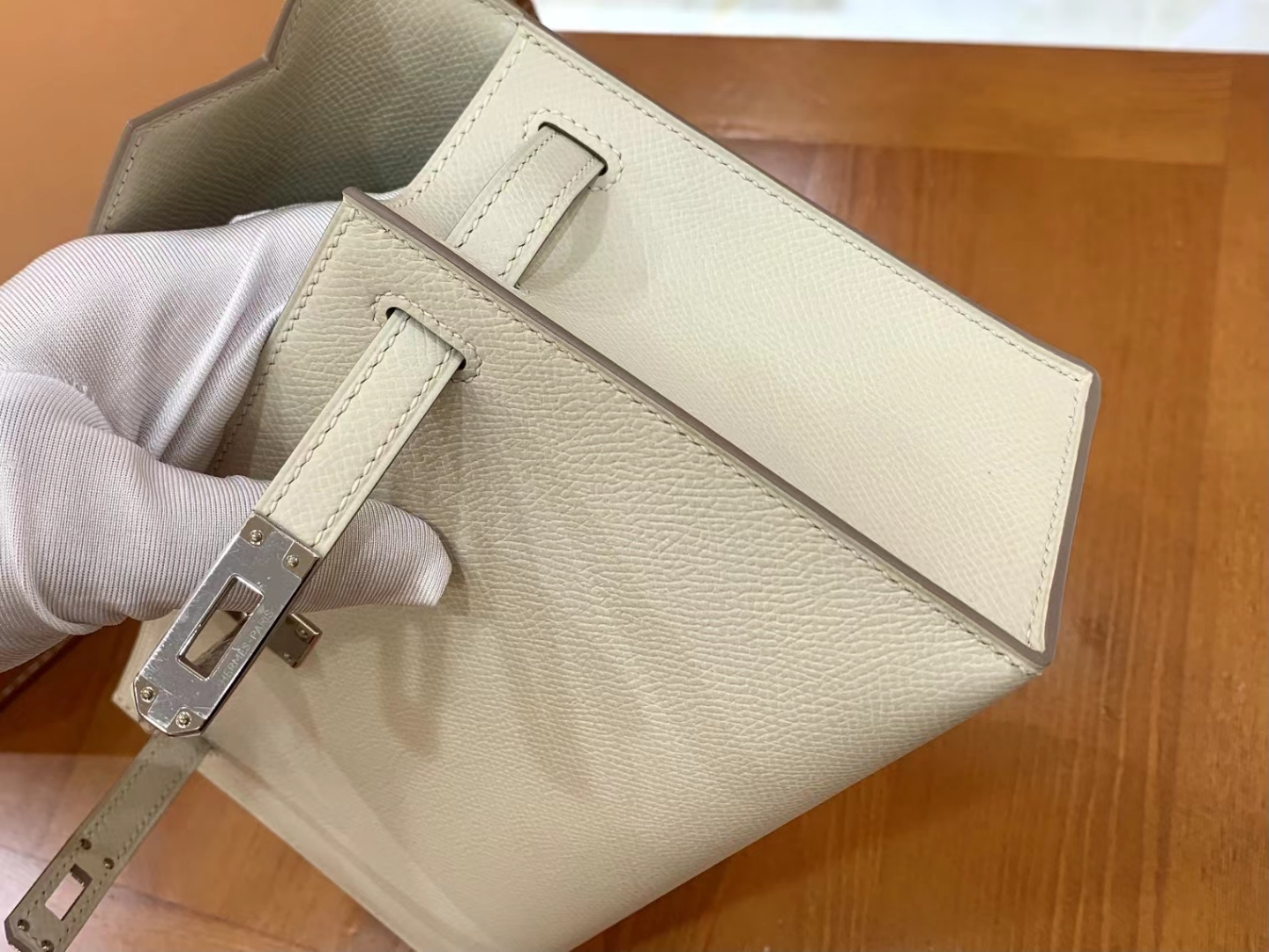 Hermès（爱马仕）Mini Kelly 迷你凯莉 奶昔白 Epsom掌纹皮 银扣 一代 原版蜜蜡线 顶级手缝
