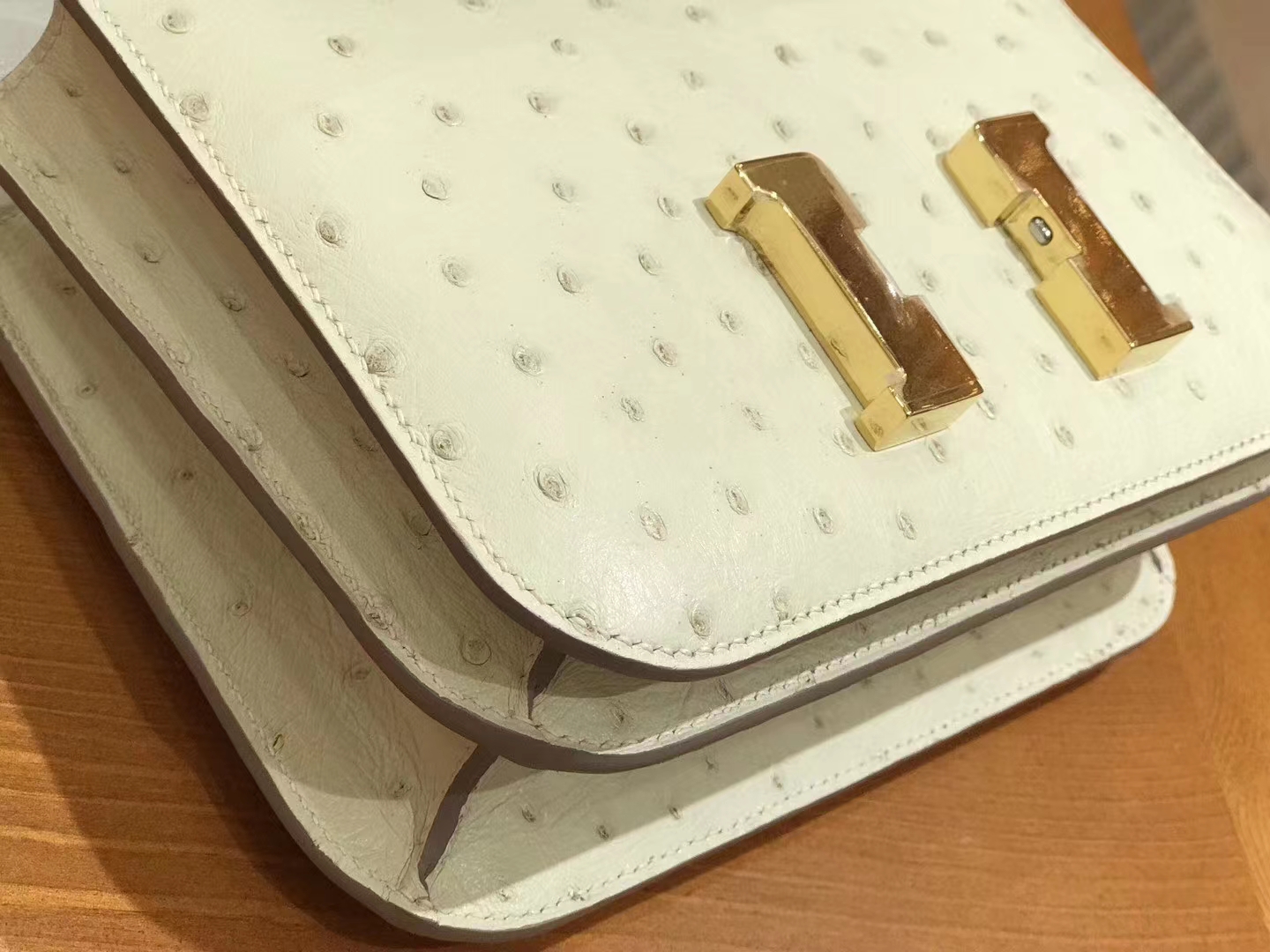 Hermès（爱马仕）Constance 康康 奶昔白 南非KK级鸵鸟皮 金扣 19cm 原版蜜蜡线 顶级手缝