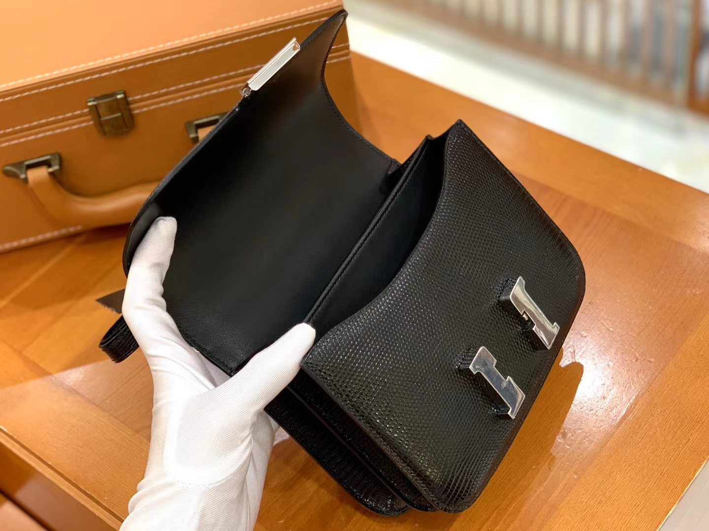 Hermès（爱马仕）Constance 康康 经典黑 南非野生蜥蜴皮 银扣 19cm 原版蜜蜡线 顶级手缝