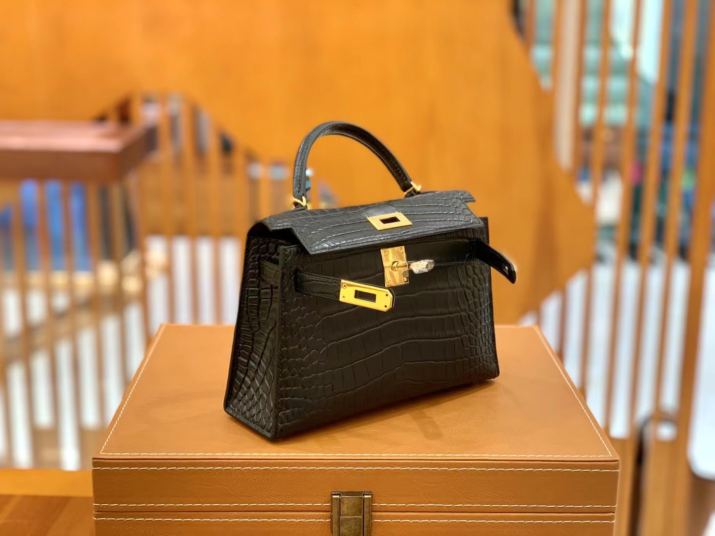 Hermès（爱马仕）Mini Kelly 迷你凯莉 一级美洲鳄鱼皮 经典黑 金扣 二代 法国原版蜡线 顶级手缝