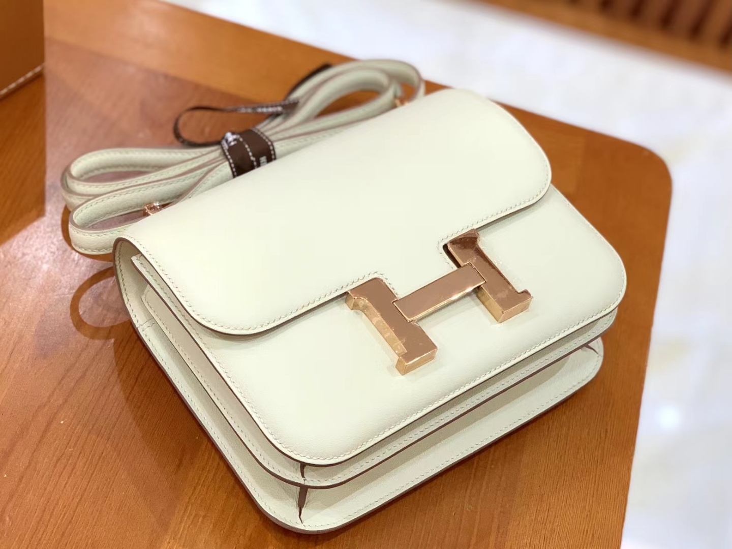 Hermès（爱马仕）Constance 康康 奶昔白 Swift 牛皮 玫瑰金扣 19cm 原版蜜蜡线 顶级手缝
