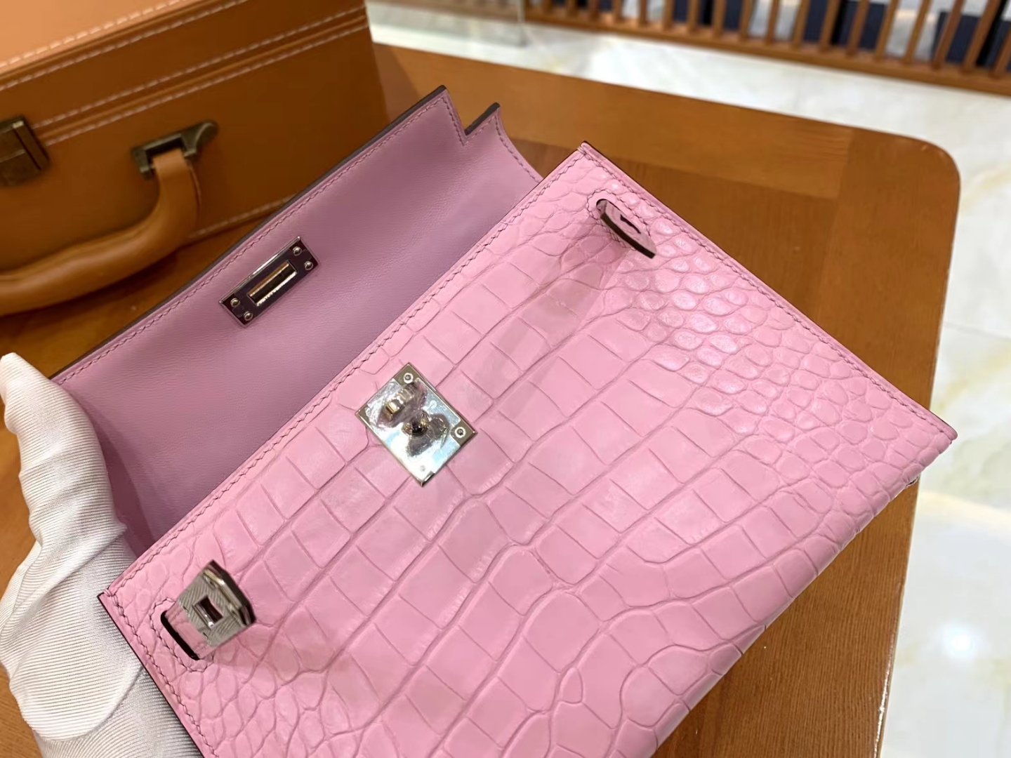 Hermès（爱马仕）Mini Kelly 迷你凯莉 一级美洲鳄鱼皮 樱花粉 银扣 二代 法国原版蜡线 顶级手缝