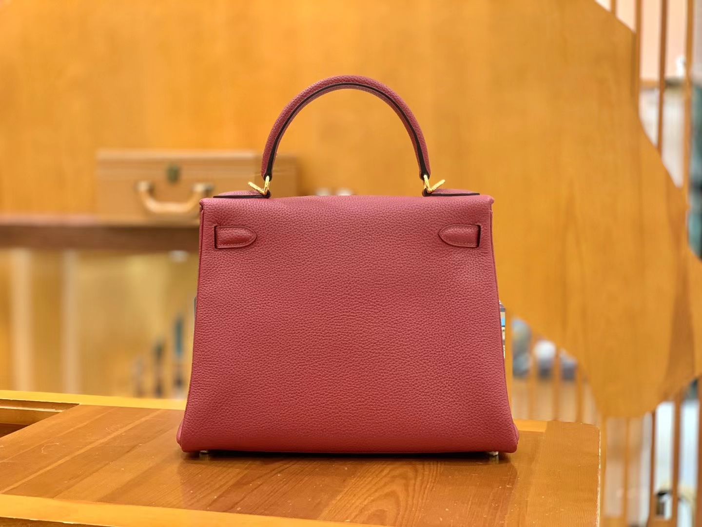 Hermès（爱马仕）Kelly 凯莉包 石榴红 Togo小牛皮 金扣 28cm 原版蜜蜡线 顶级手缝
