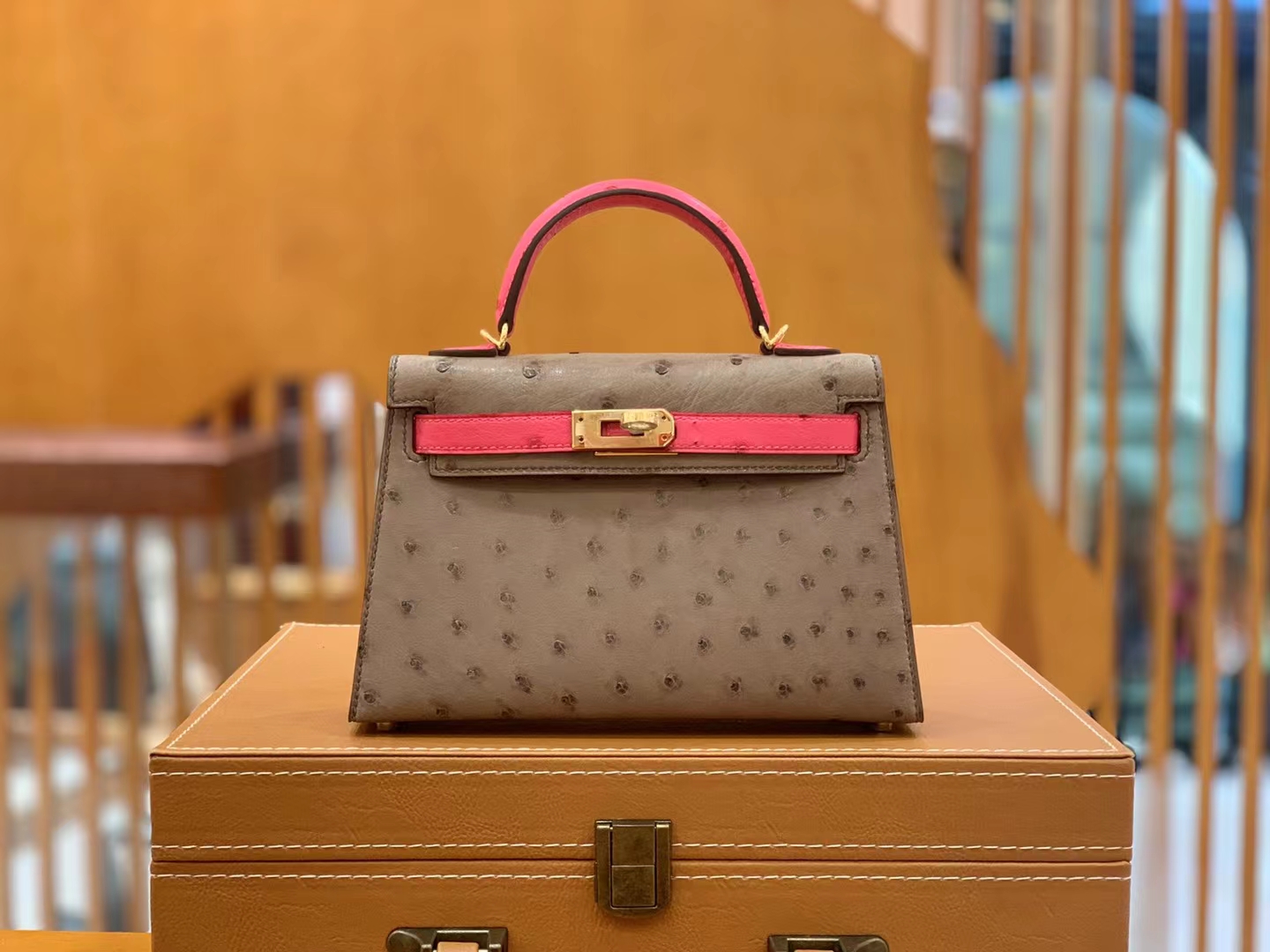 Hermès（爱马仕）Mini Kelly 迷你凯莉 大象灰拼糖果粉 南非KK级鸵鸟皮 金扣 二代 法国原版蜡线 顶级手缝