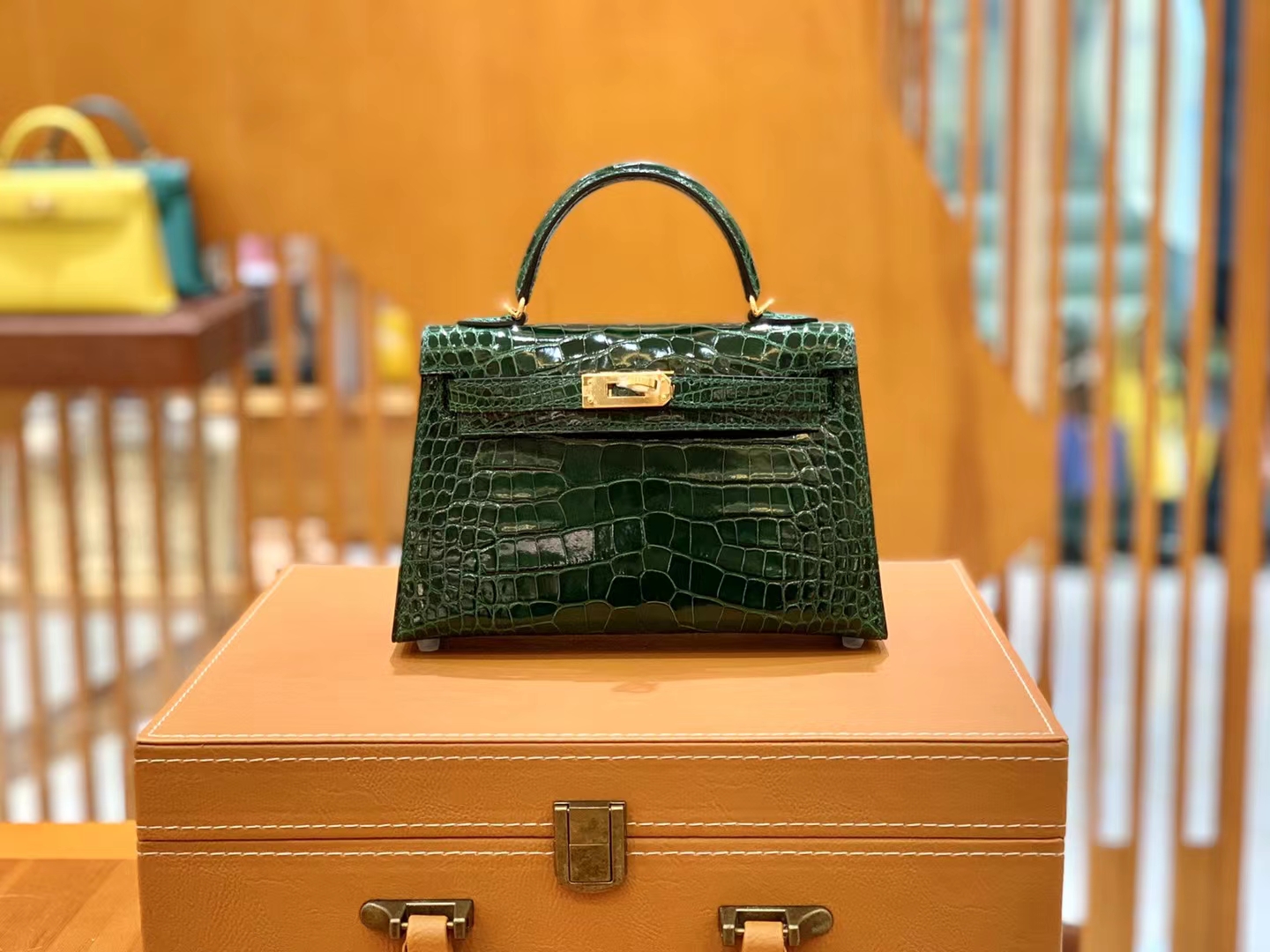 Hermès（爱马仕）Mini Kelly 迷你凯莉 一级美洲鳄鱼皮 祖母绿 金扣 二代 法国原版蜡线 顶级手缝