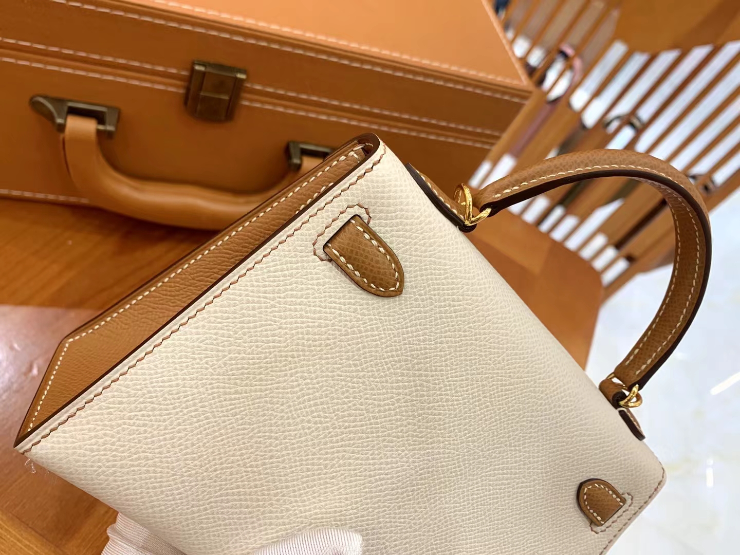 Hermès（爱马仕）Mini kelly 迷你凯莉 奶昔白拼金棕色 Epsom掌纹皮 金扣 二代 原版蜜蜡线 顶级手缝