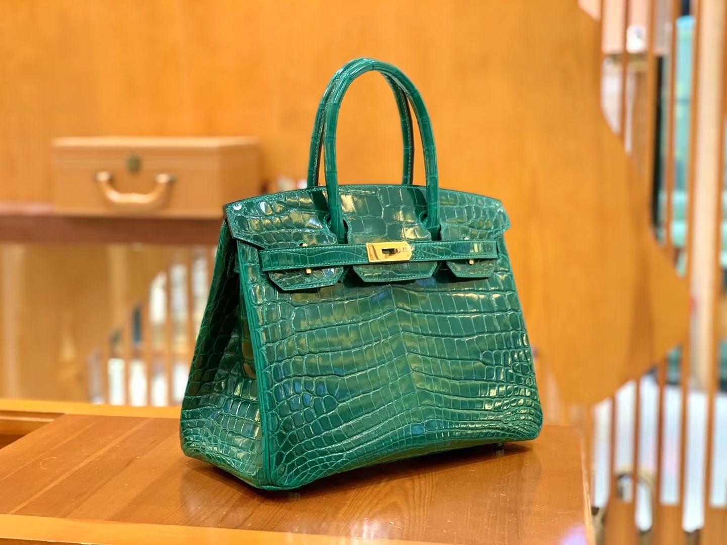 Hermès（爱马仕）Birkin 铂金包 翡翠绿 一级尼罗鳄鱼皮 金扣 30cm 原版蜜蜡线 顶级手缝