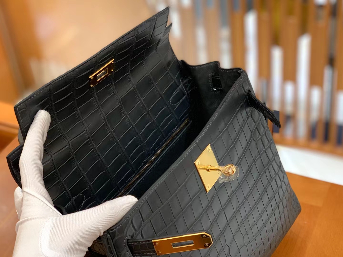Hermès（爱马仕）Kelly 凯莉包 石墨灰 一级尼罗鳄鱼皮 金扣 28cm 原版蜜蜡线 顶级手缝
