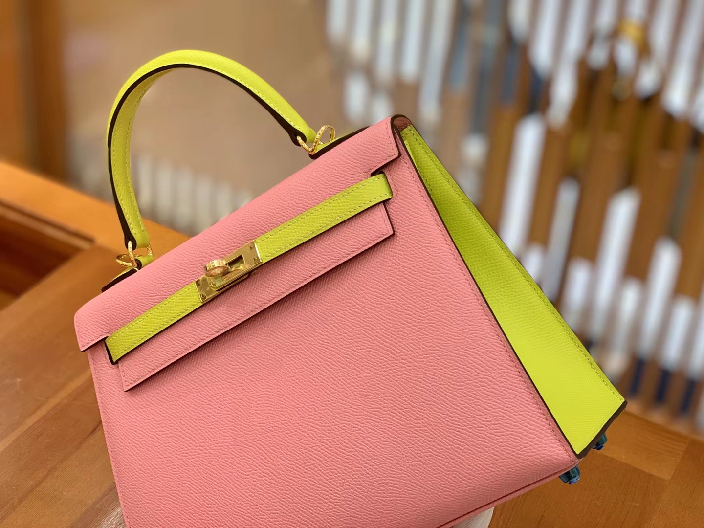 Hermès（爱马仕）Kelly 凯莉包 樱花粉拼柠檬黄 Epsom小牛皮 金扣 25cm 原版蜜蜡线 顶级手缝