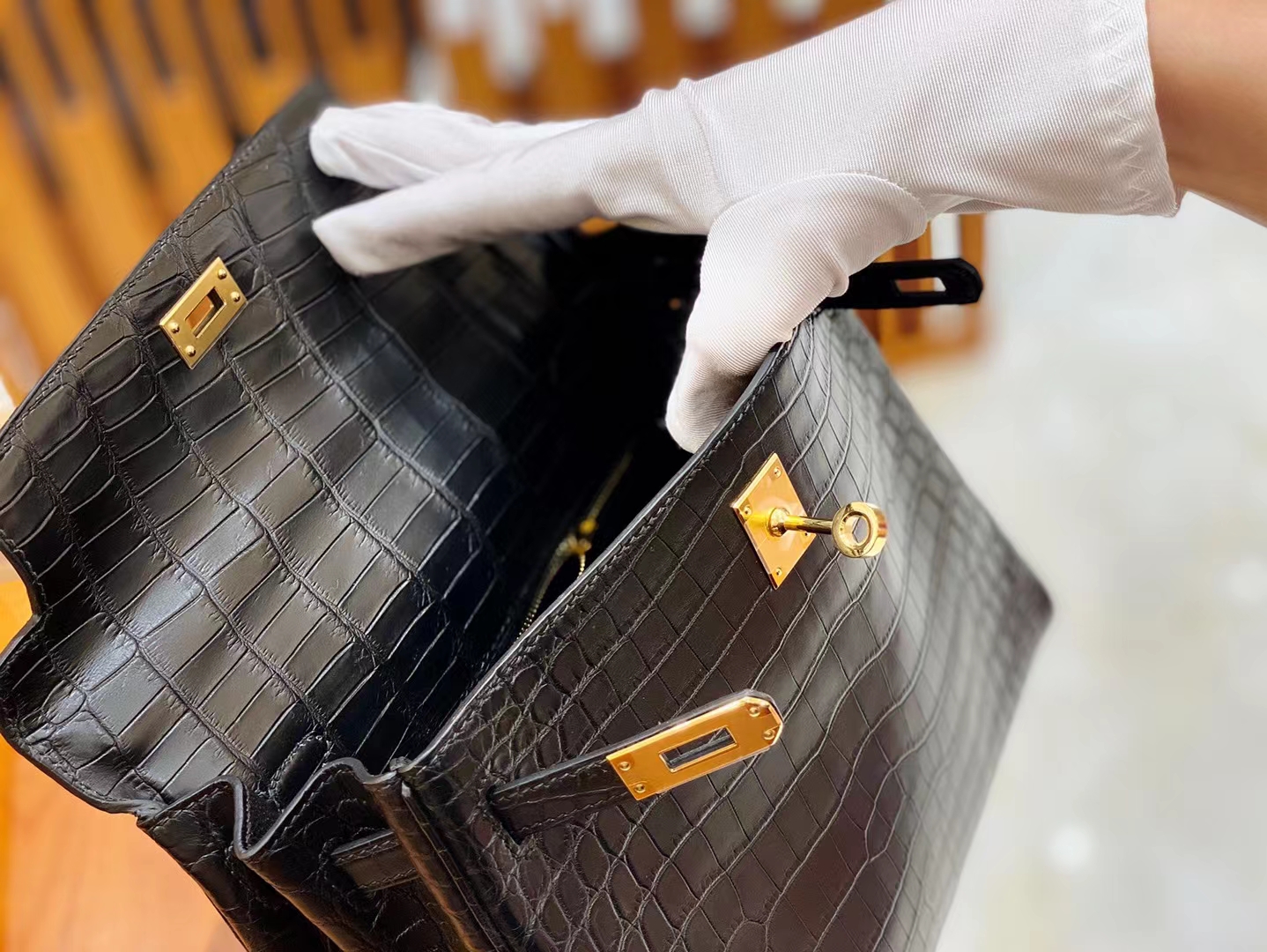 Hermès（爱马仕）Kelly 凯莉包 经典黑 一级尼罗鳄鱼皮 金扣 25cm 原版蜜蜡线 顶级手缝