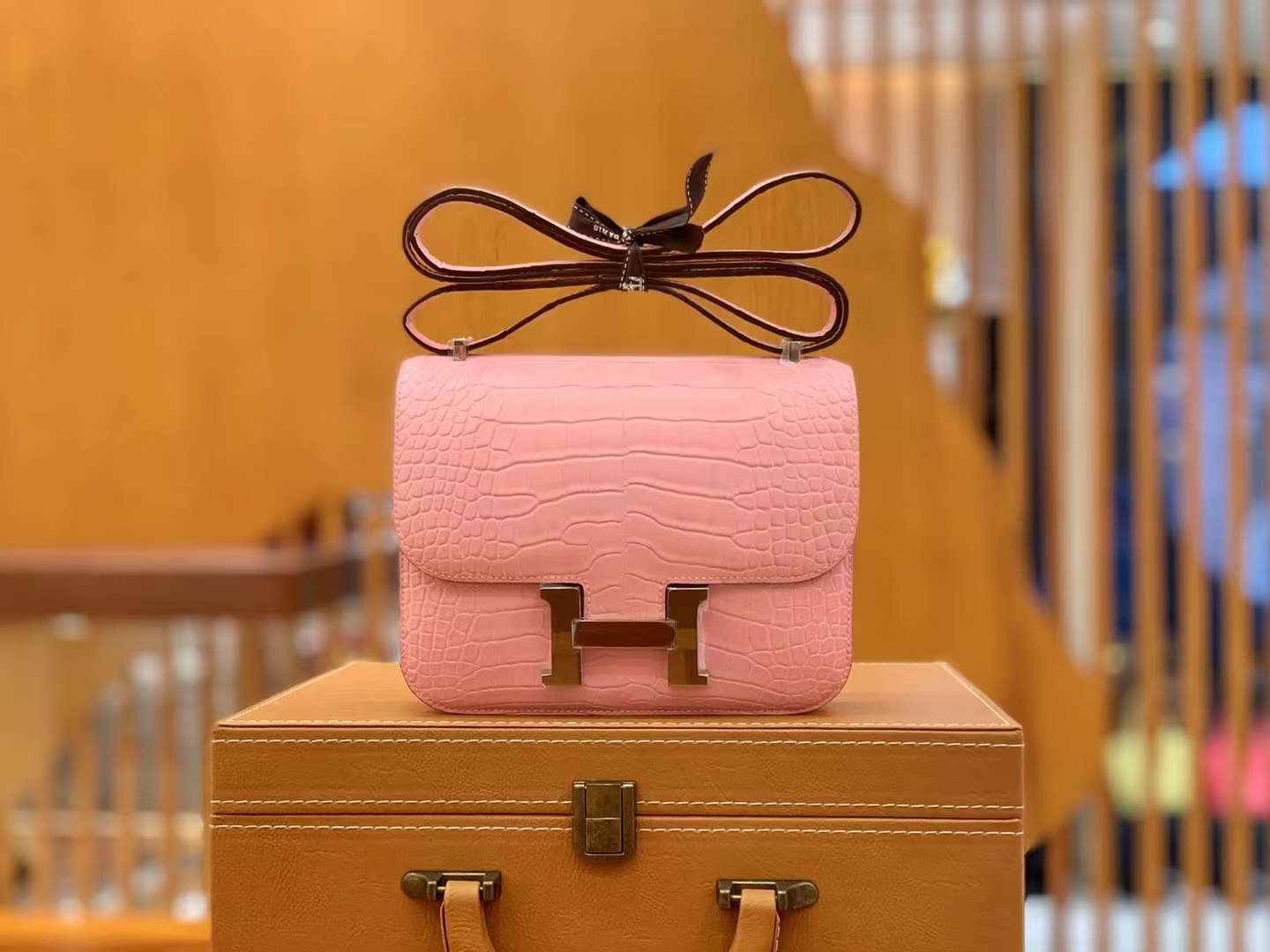 Hermès（爱马仕）Constance 空姐包 樱花粉 一级美洲鳄鱼皮 银扣 19cm 原版蜜蜡线 顶级手缝