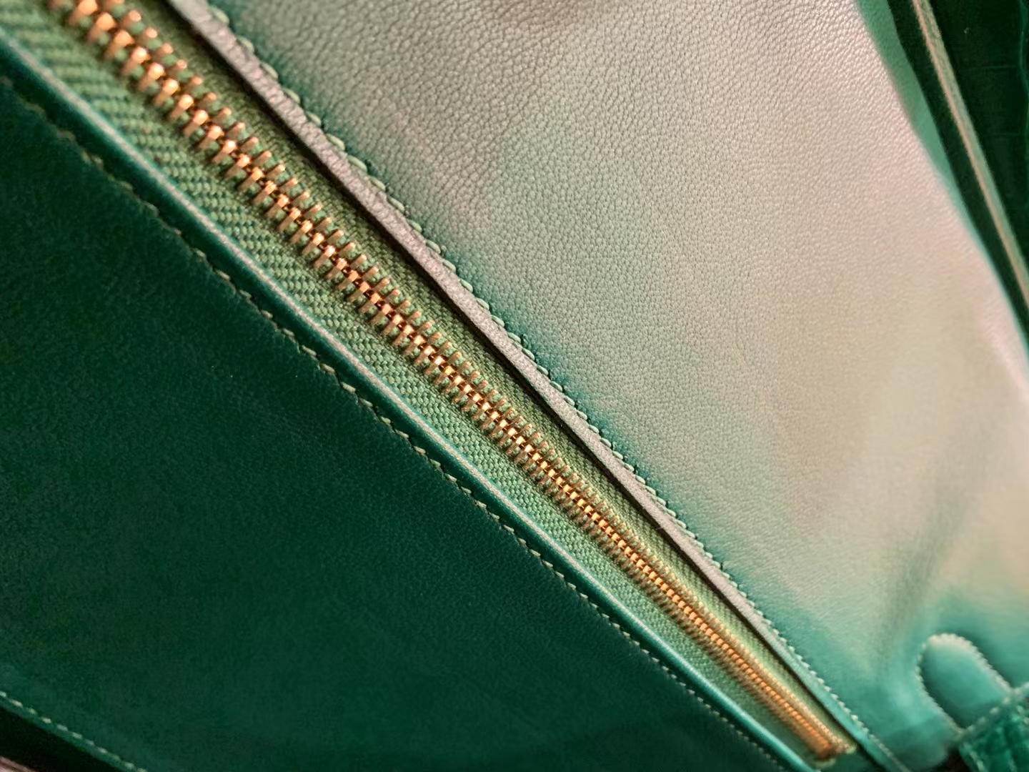 Hermès（爱马仕）Birkin 铂金包 翡翠绿 一级尼罗鳄鱼皮 金扣 30cm 原版蜜蜡线 顶级手缝