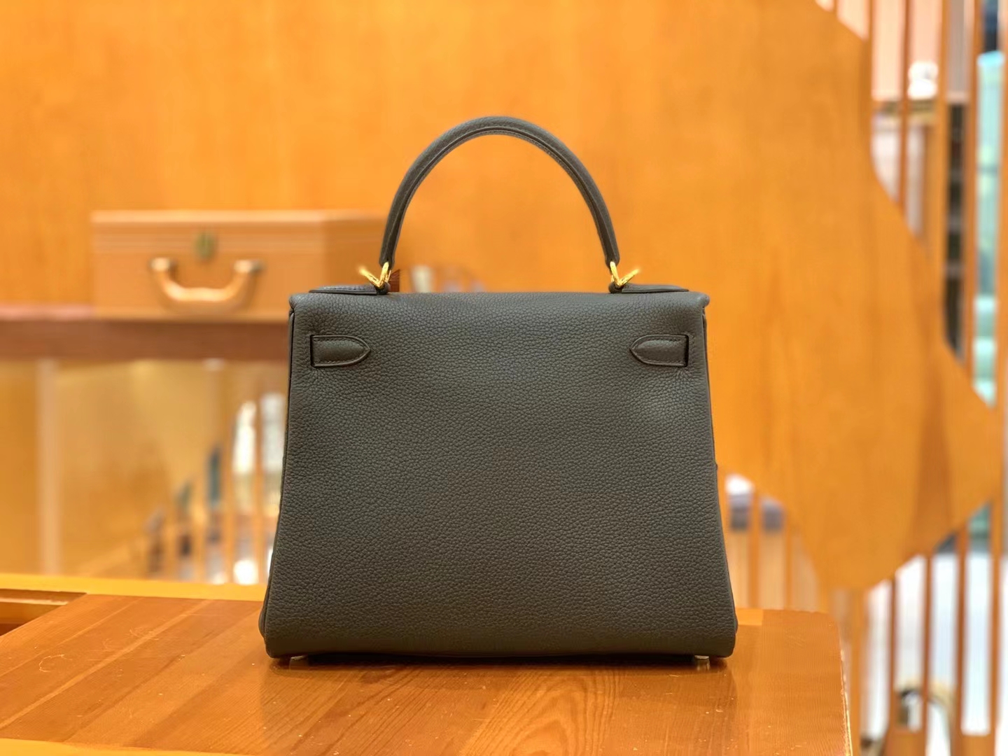 Hermès（爱马仕）Kelly 凯莉包 经典黑 Togo小牛皮 金扣 28cm 原版蜜蜡线 顶级手缝