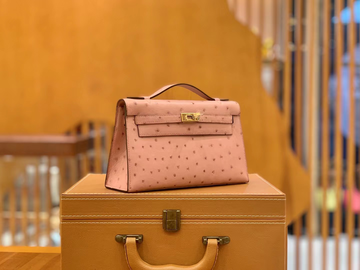 Hermès（爱马仕）Mini kelly Pochette 陶瓷粉 南非KK级鸵鸟皮 金扣 一代 原版蜜蜡线 顶级手缝