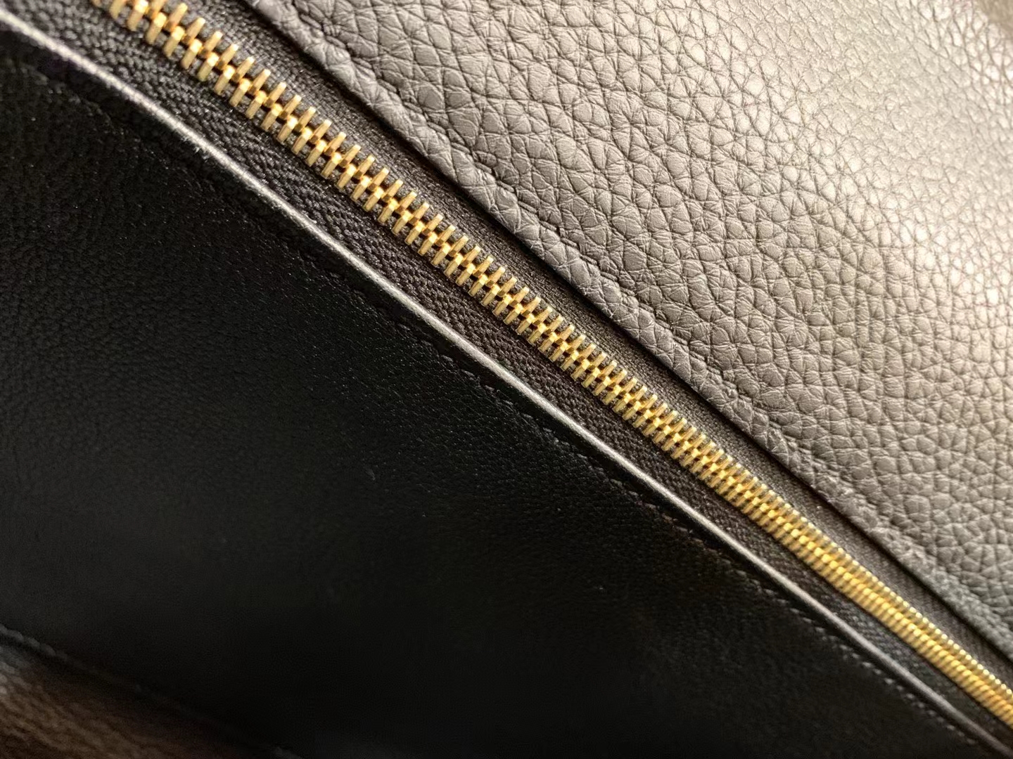 Hermès（爱马仕）Kelly 凯莉包 经典黑 Togo小牛皮 金扣 28cm 原版蜜蜡线 顶级手缝