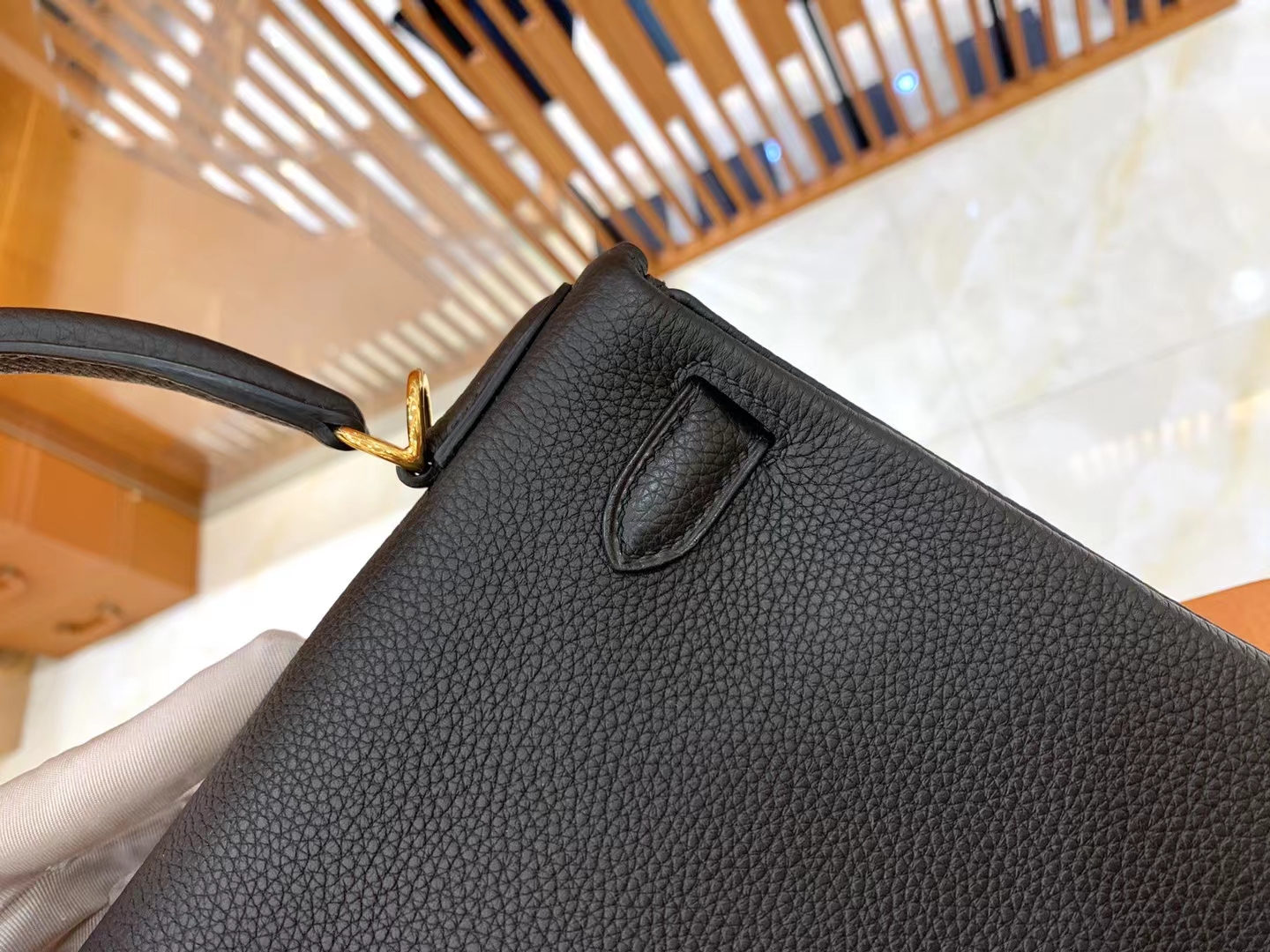 Hermès（爱马仕）Kelly 凯莉包 经典黑 Togo小牛皮 金扣 28cm 原版蜜蜡线 顶级手缝