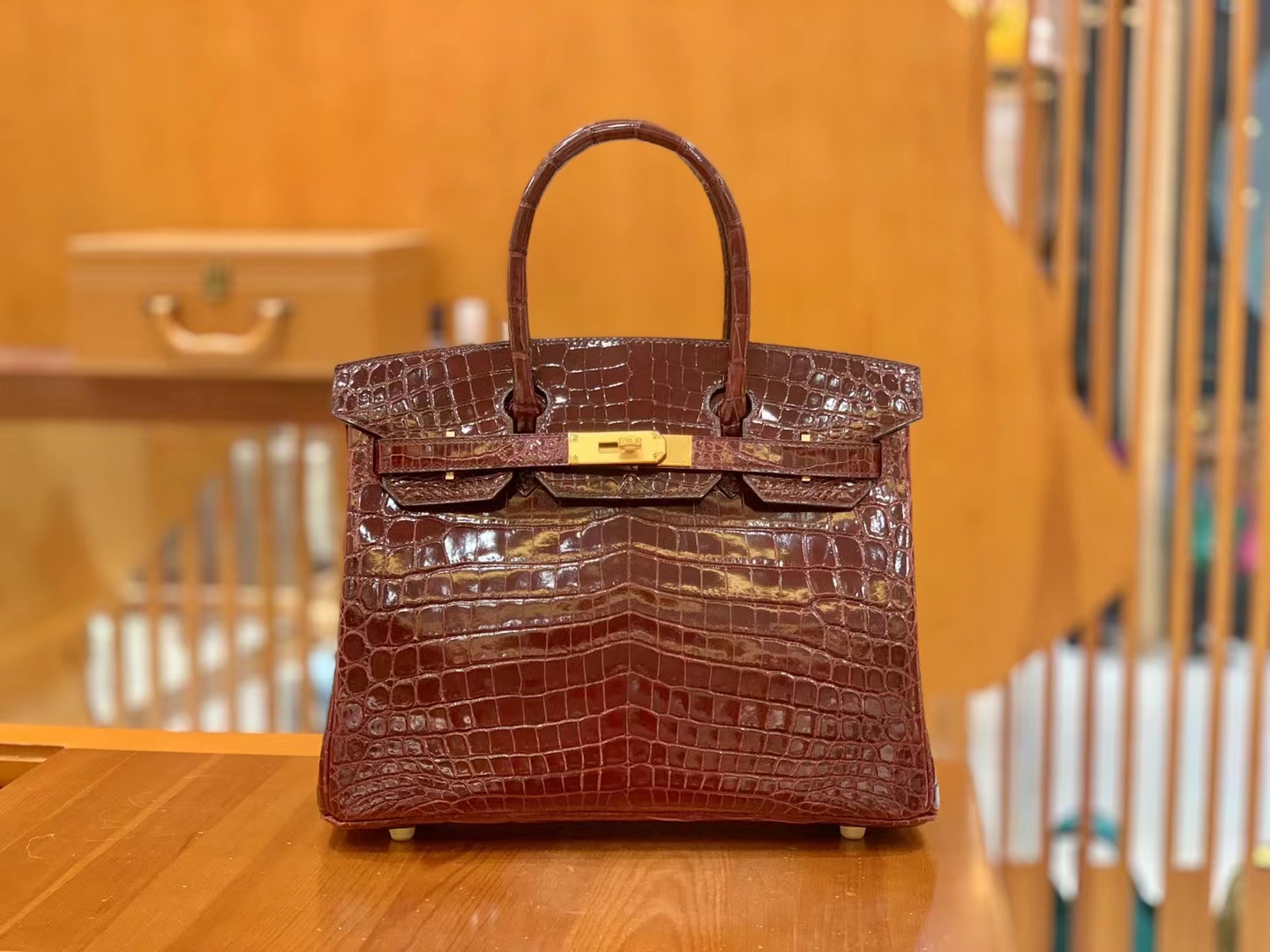 Hermès（爱马仕）Birkin 铂金包 波尔多酒红 一级尼罗鳄鱼皮 金扣 30cm 原版蜜蜡线 顶级手缝