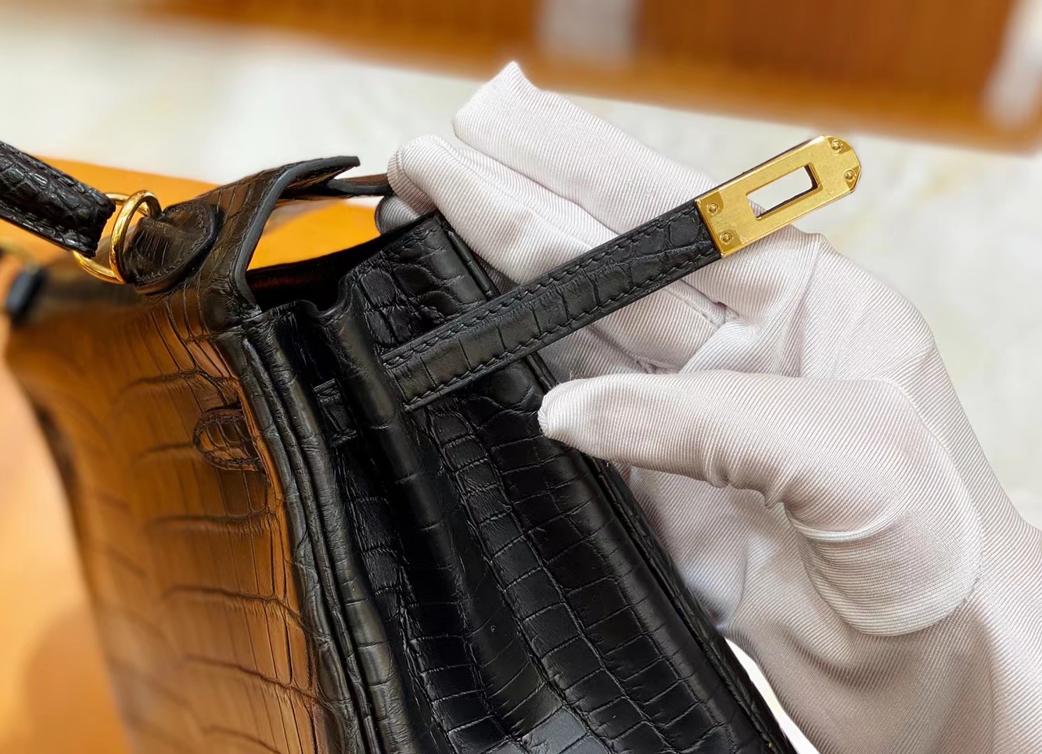 Hermès（爱马仕）Kelly 凯莉包 经典黑 一级尼罗鳄鱼皮 金扣 25cm 原版蜜蜡线 顶级手缝