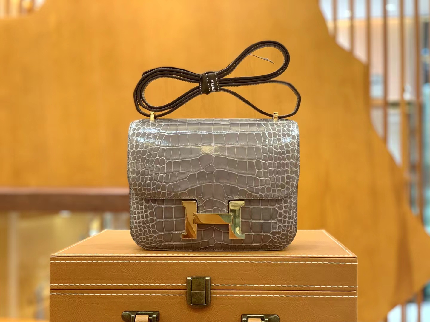 Hermès（爱马仕）Constance 康康 大象灰 一级美洲鳄鱼皮 金扣 19cm 原版蜜蜡线 顶级手缝