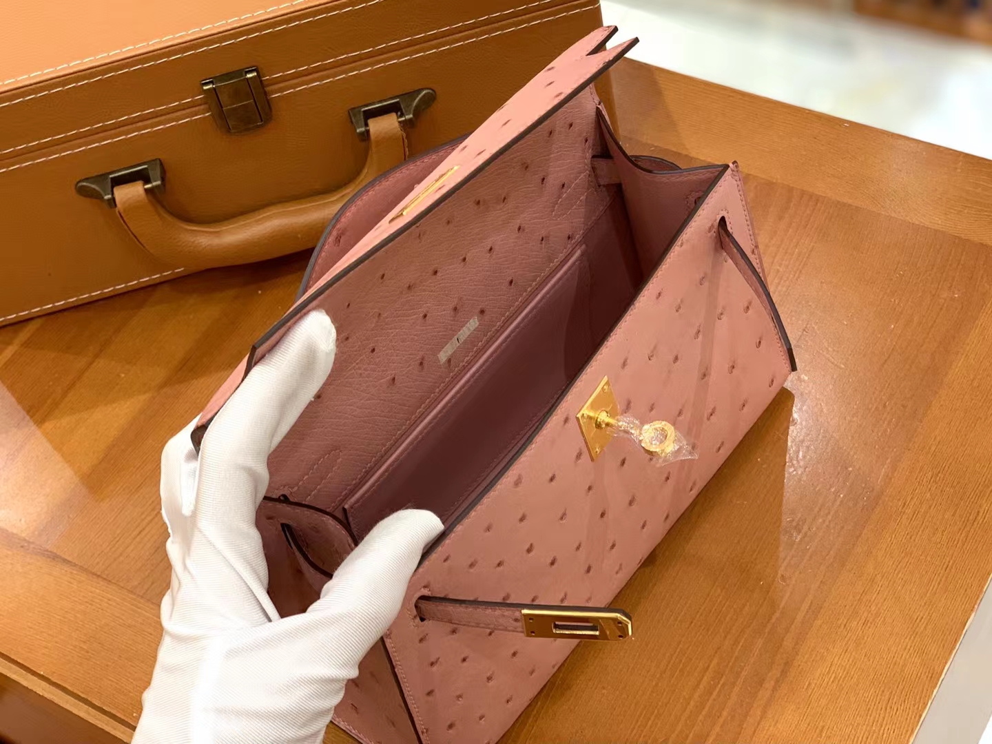 Hermès（爱马仕）Mini kelly Pochette 陶瓷粉 南非KK级鸵鸟皮 金扣 一代 原版蜜蜡线 顶级手缝