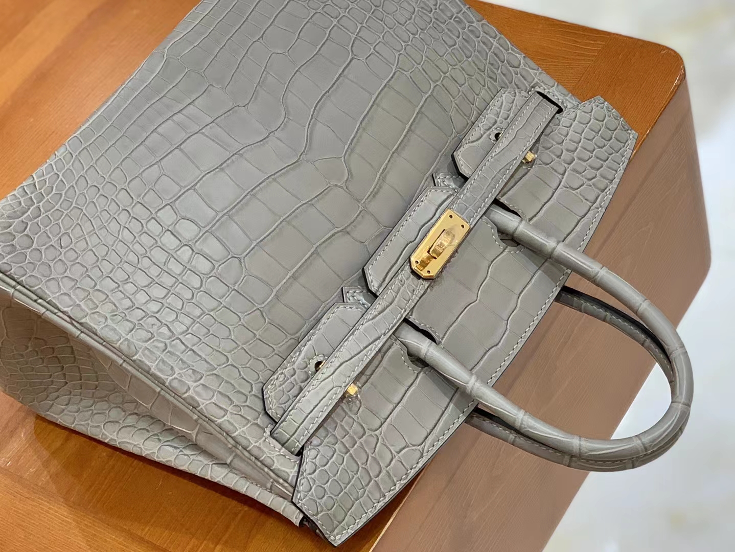 Hermès（爱马仕）Birkin 铂金包 珍珠灰 一级美洲鳄鱼皮 金扣 25cm 原版蜜蜡线 顶级手缝