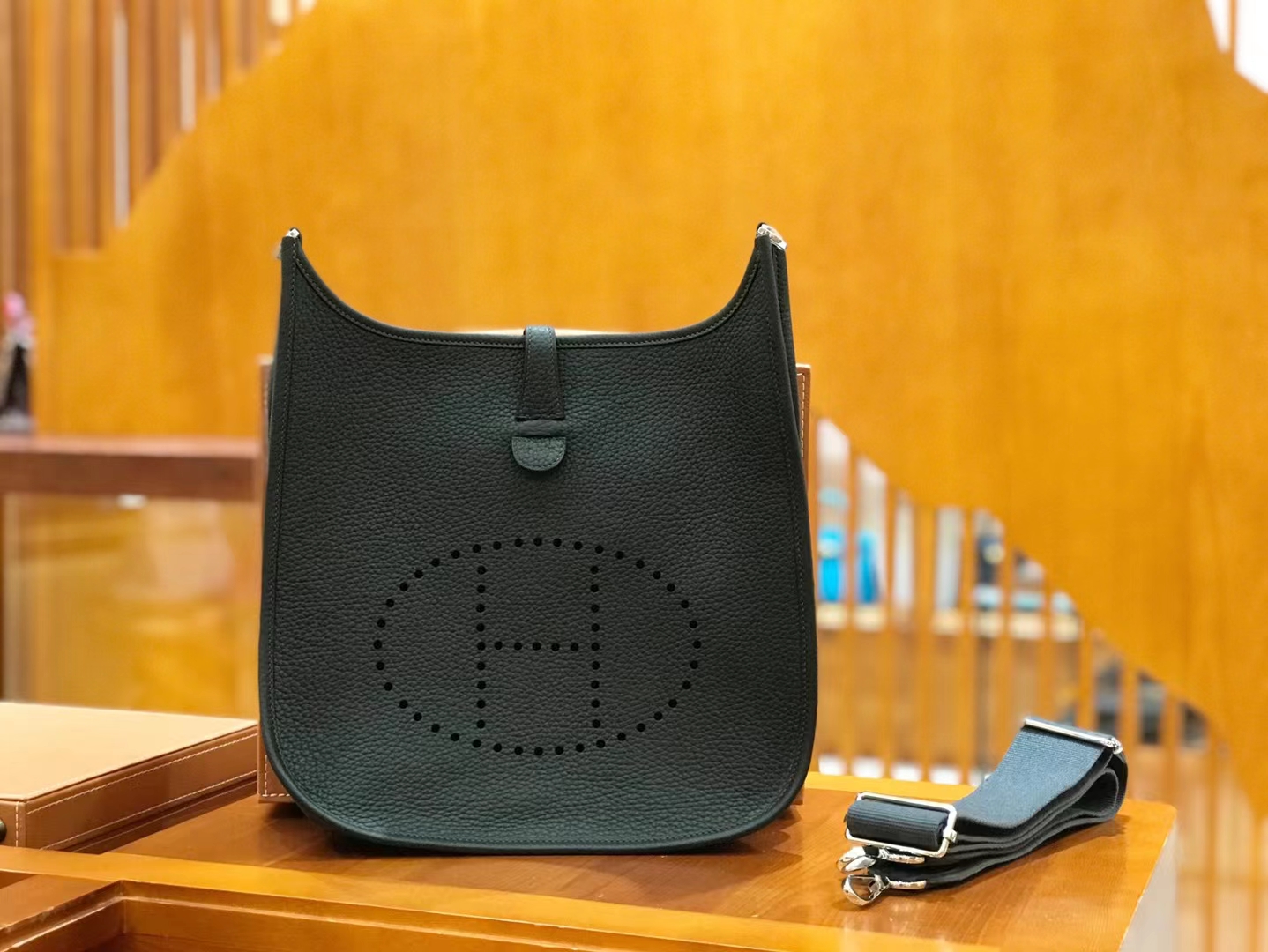 Hermès（爱马仕）Evelyne 伊芙琳 经典黑 进口TC大牛皮 经典黑 29cm 原版蜜蜡线 顶级手缝