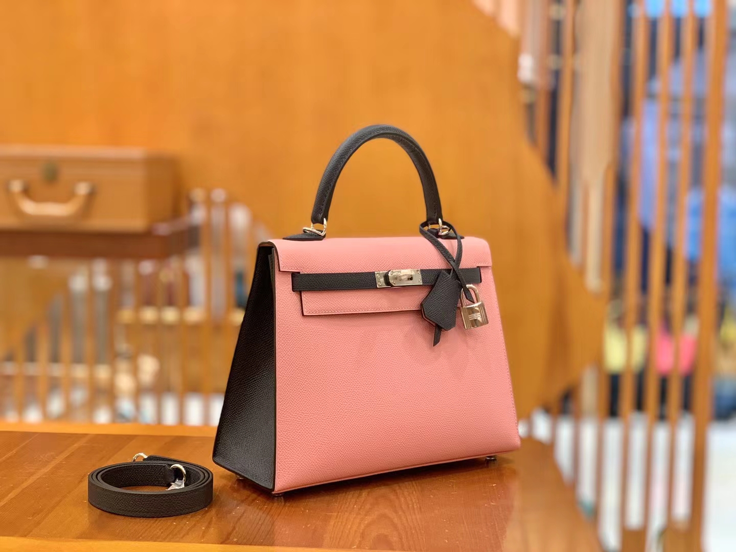 Hermès（爱马仕）Kelly 凯莉包 樱花粉拼午夜蓝 Epsom小牛皮 银扣 25cm 原版蜜蜡线 顶级手缝