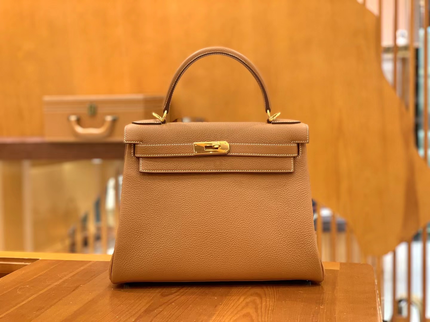 Hermès（爱马仕）Kelly 凯莉包 金棕色 Togo小牛皮 金扣 28cm 原版蜜蜡线 顶级手缝