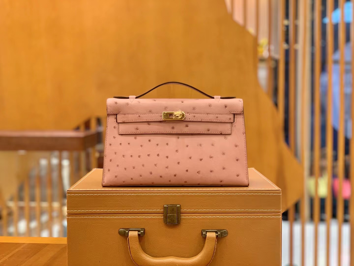 Hermès（爱马仕）Mini kelly Pochette 陶瓷粉 南非KK级鸵鸟皮 金扣 一代 原版蜜蜡线 顶级手缝