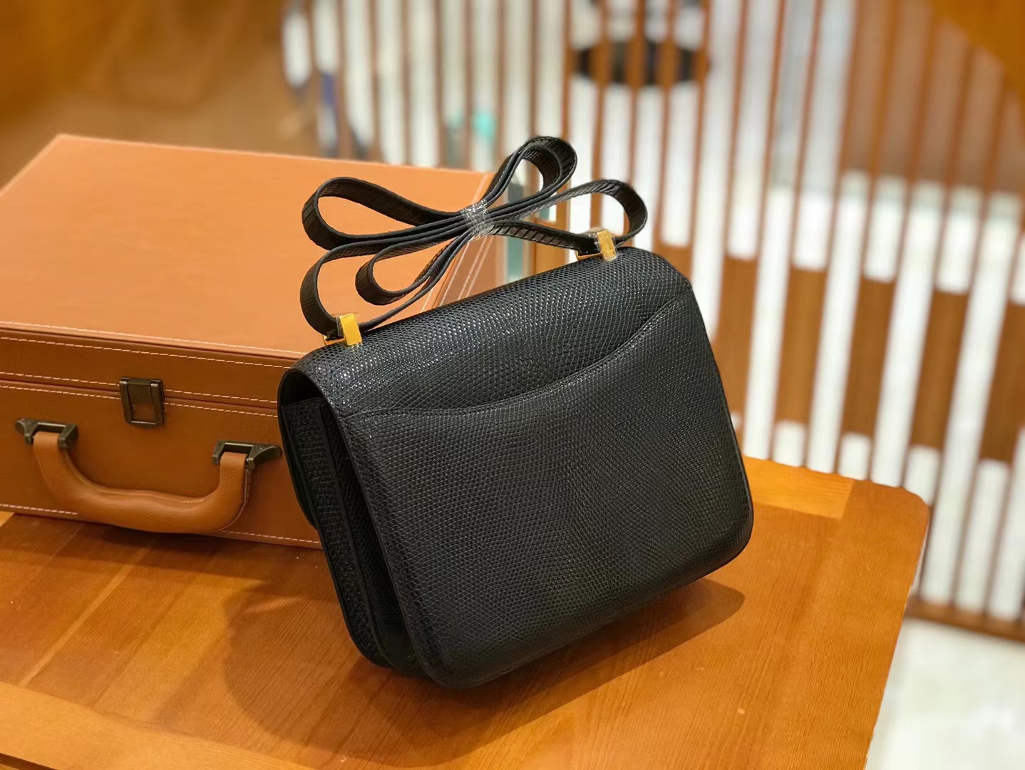 Hermès（爱马仕）Constance 康斯坦斯 经典黑 南非野生蜥蜴皮 金扣 24cm 原版蜜蜡线 顶级手缝