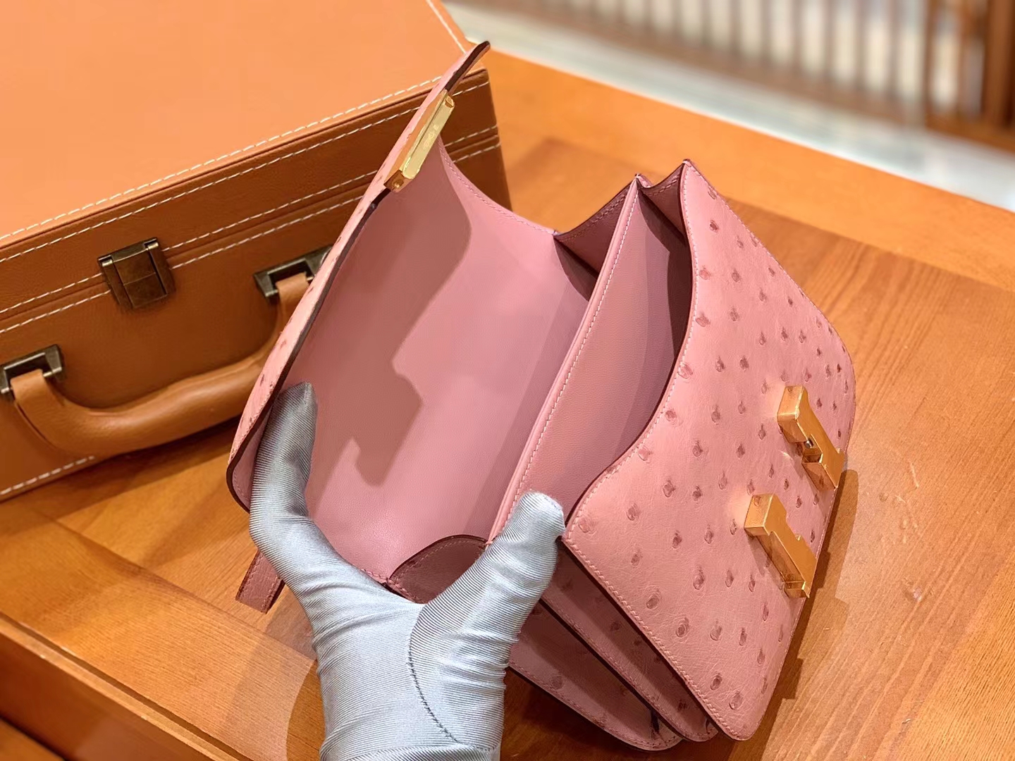 Hermès（爱马仕）Constance 康斯坦斯 陶瓷粉 南非KK鸵鸟皮 金扣 19cm 原版蜜蜡线 顶级手缝