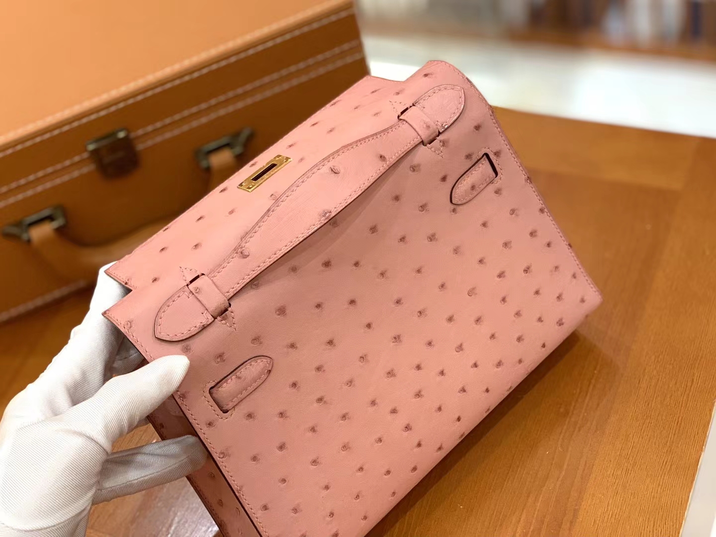 Hermès（爱马仕）Mini kelly Pochette 陶瓷粉 南非KK级鸵鸟皮 金扣 一代 原版蜜蜡线 顶级手缝